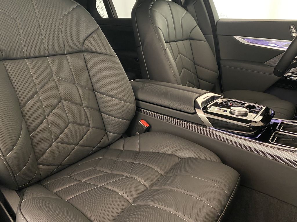 BMW 740d xDrive Msport | nová luxusní naftová limuzína | novinka | první auta skladem | super cena | nákup online na AUTOiBUY.com